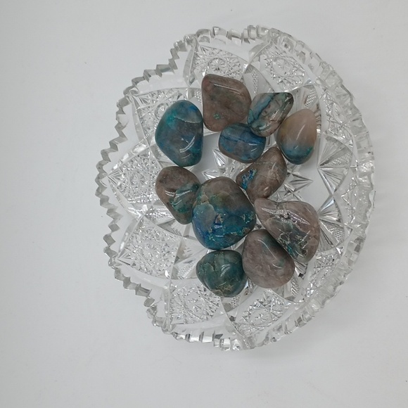 1 Quantum Quattro Stone Shuttakite Dioptase Malachite Smokey Quartz Chrysocolla - Picture 1 of 3